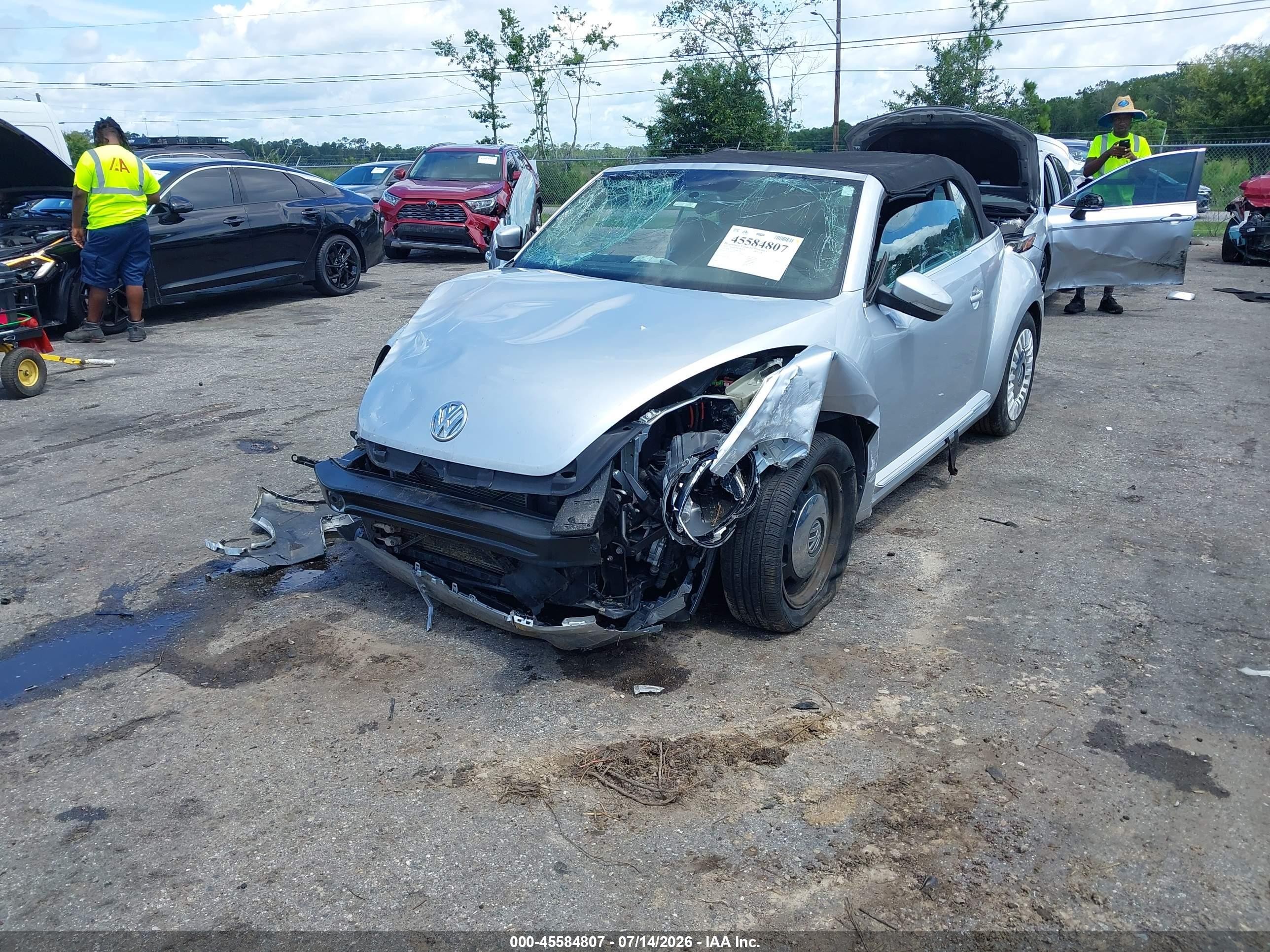 2015 Volkswagen Beetle 1.8t Silver vin: 3VW517AT4FM814708