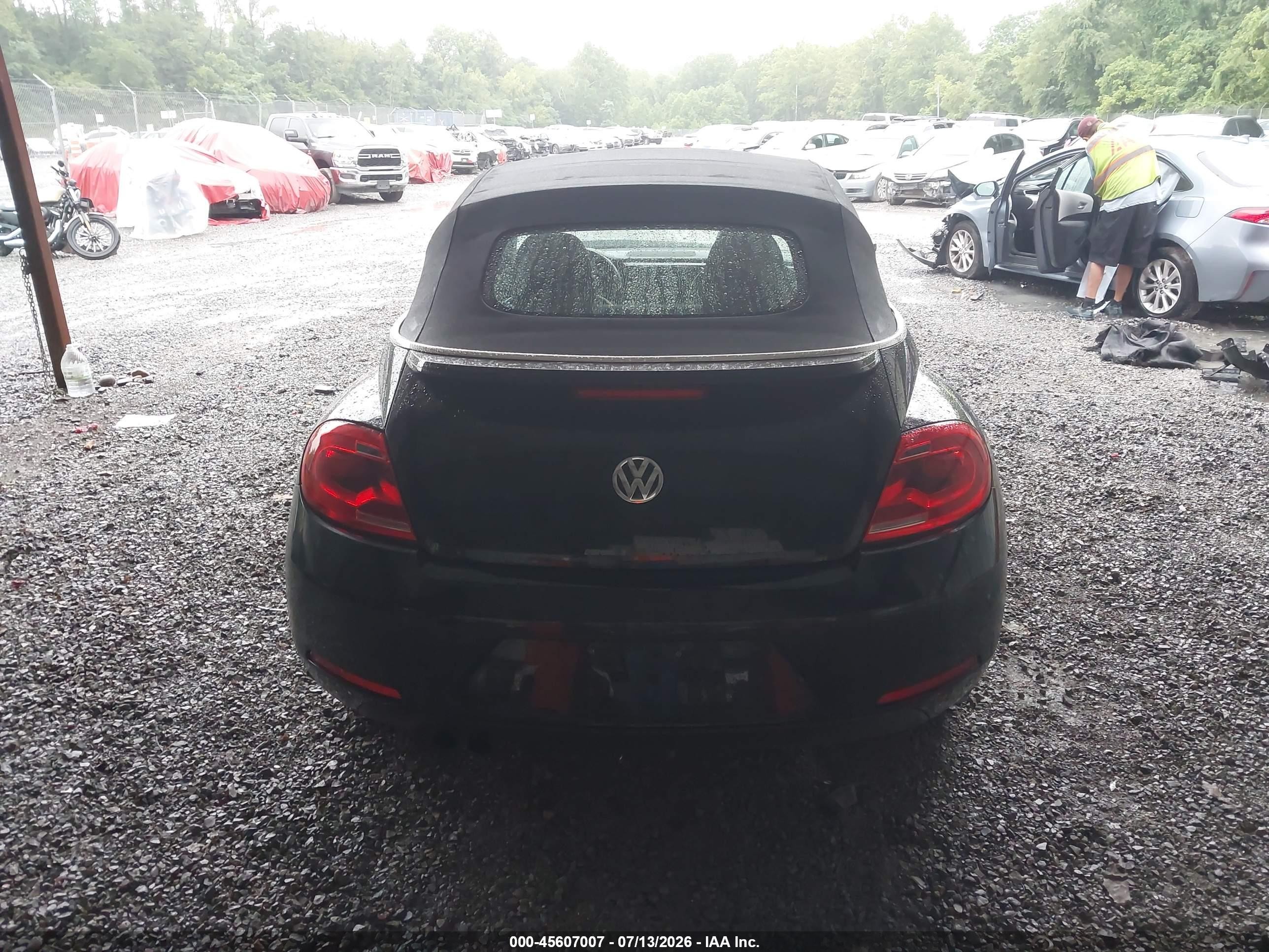 2015 Volkswagen Beetle 1.8t Classic Black vin: 3VW517AT5FM808416