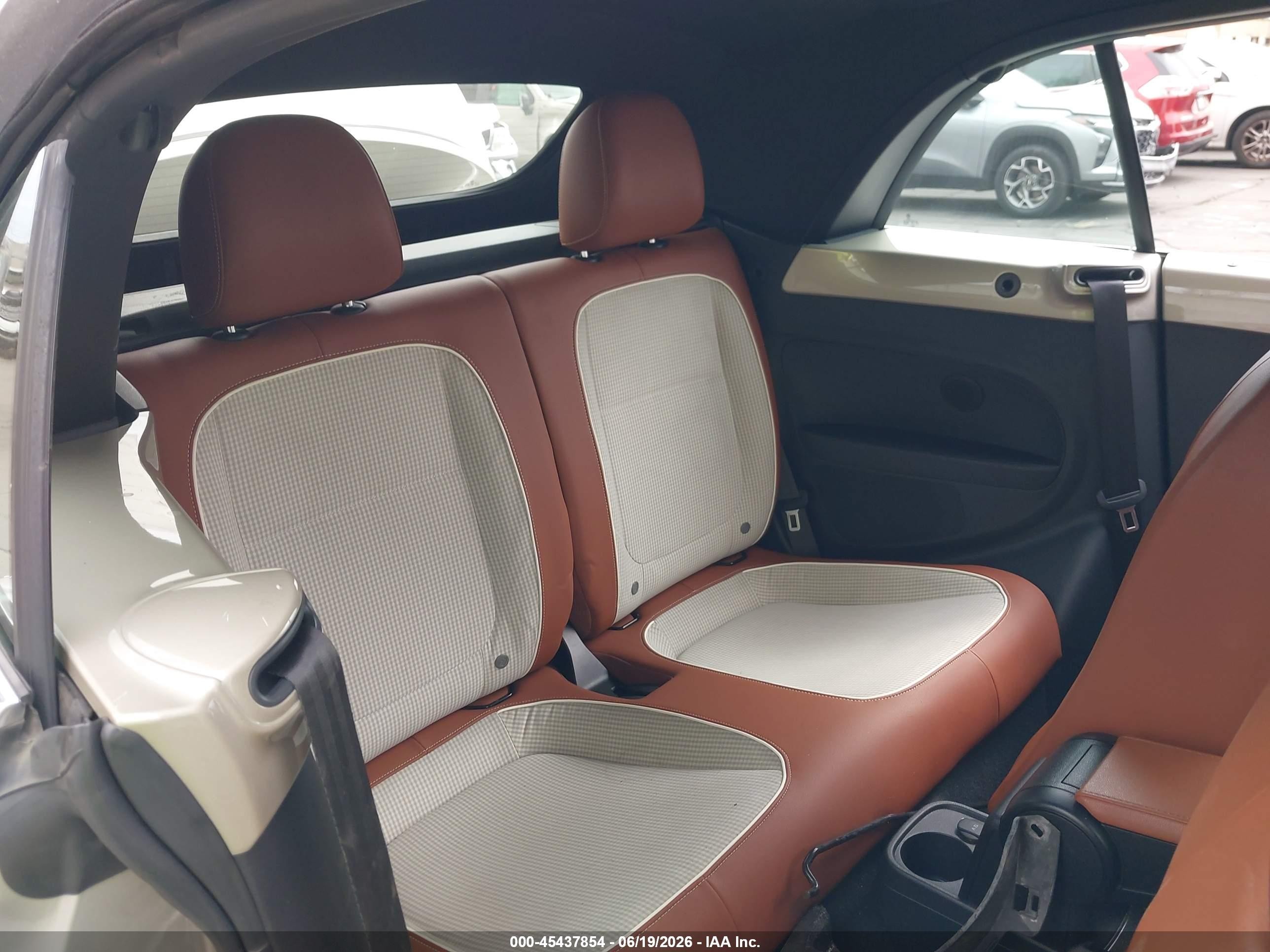 2015 Volkswagen Beetle 1.8t Classic Silver vin: 3VW517AT5FM809596