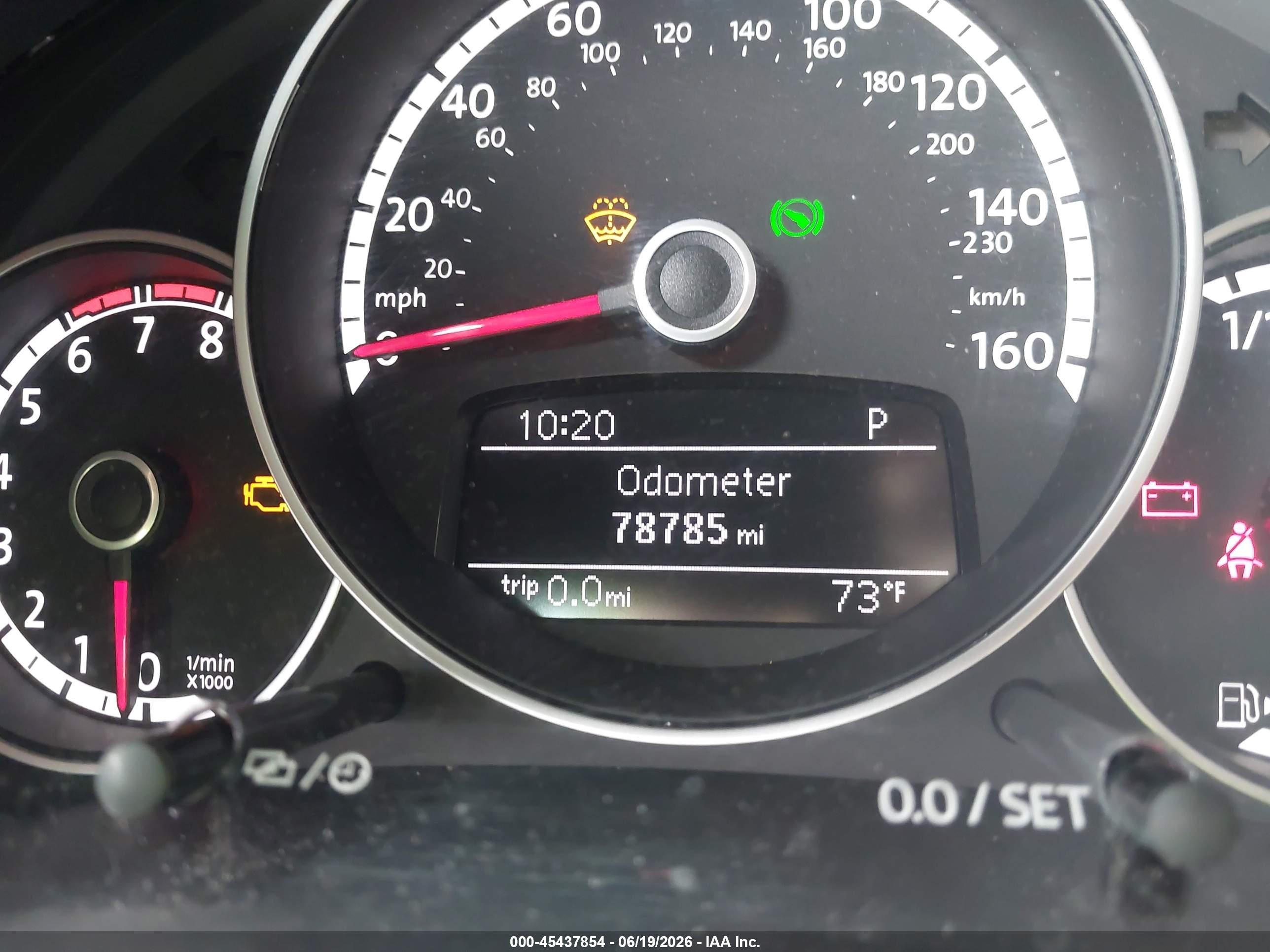2015 Volkswagen Beetle 1.8t Classic Silver vin: 3VW517AT5FM809596