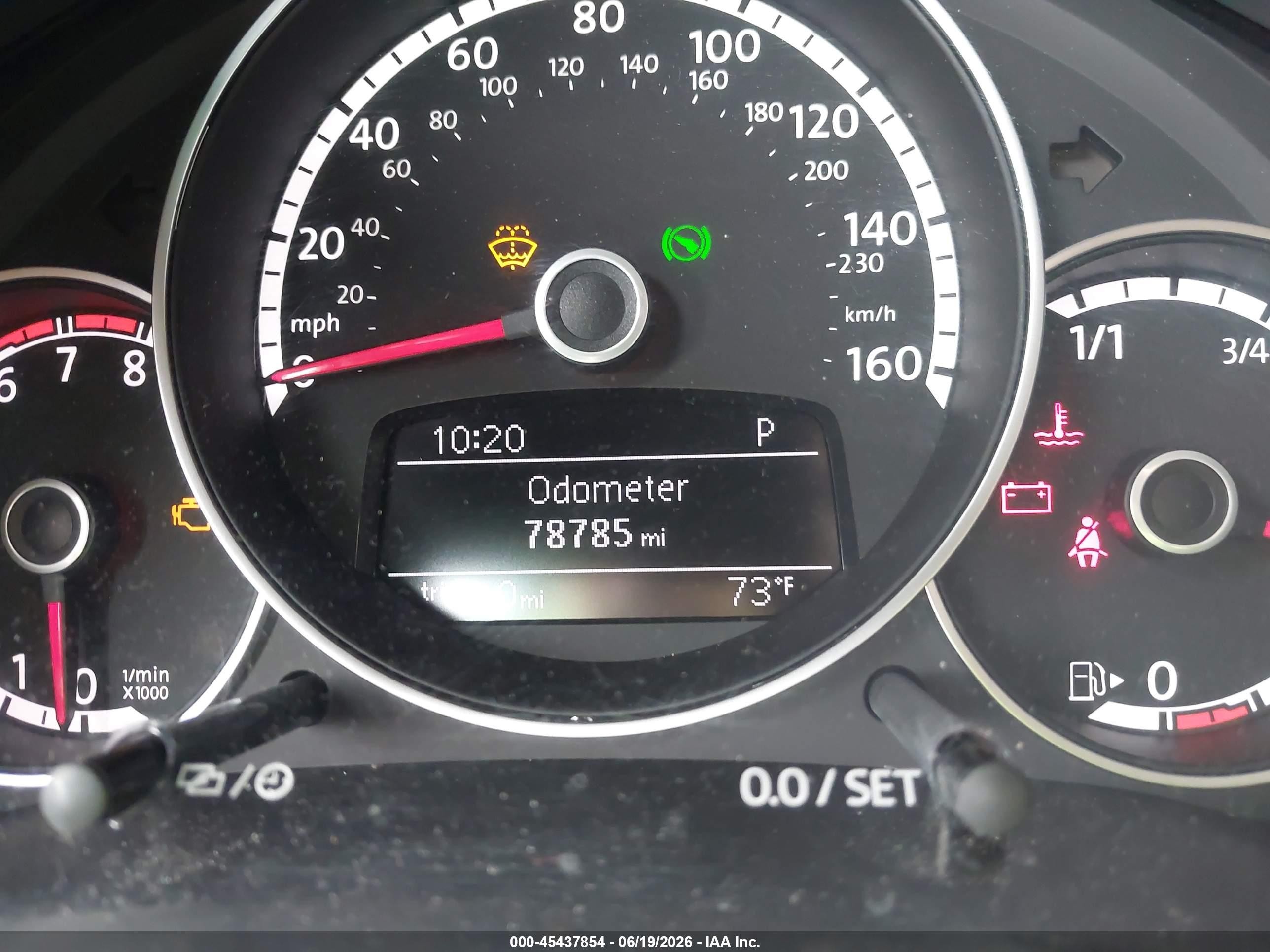 2015 Volkswagen Beetle 1.8t Classic Silver vin: 3VW517AT5FM809596
