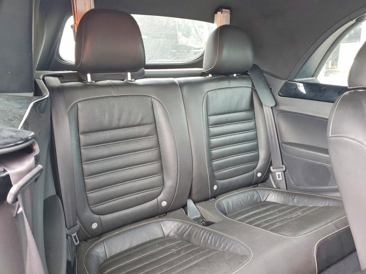 2014 Volkswagen Beetle Black vin: 3VW517AT6EM818208
