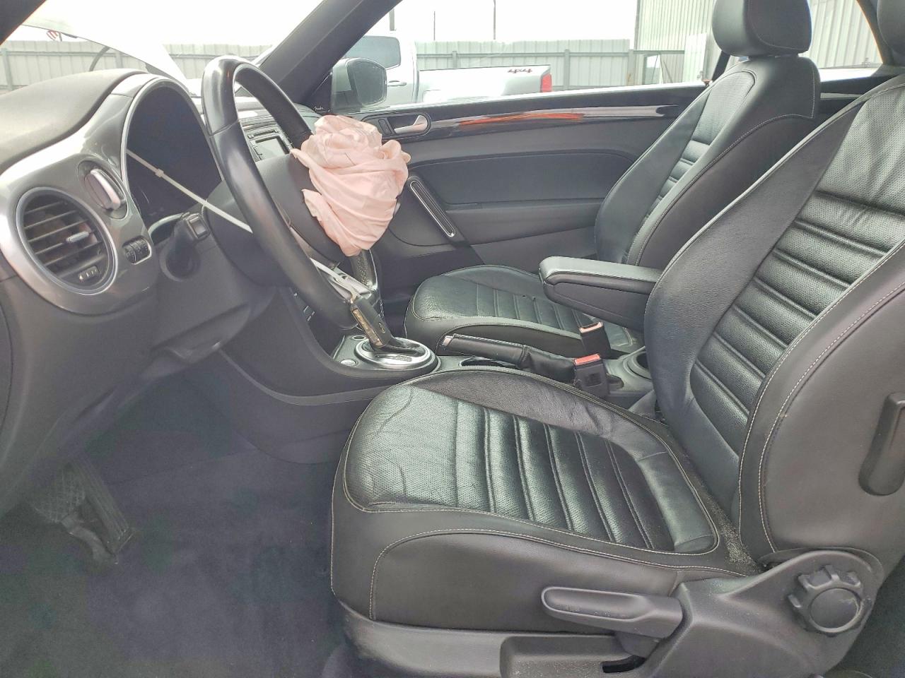 2014 Volkswagen Beetle Black vin: 3VW517AT6EM818208