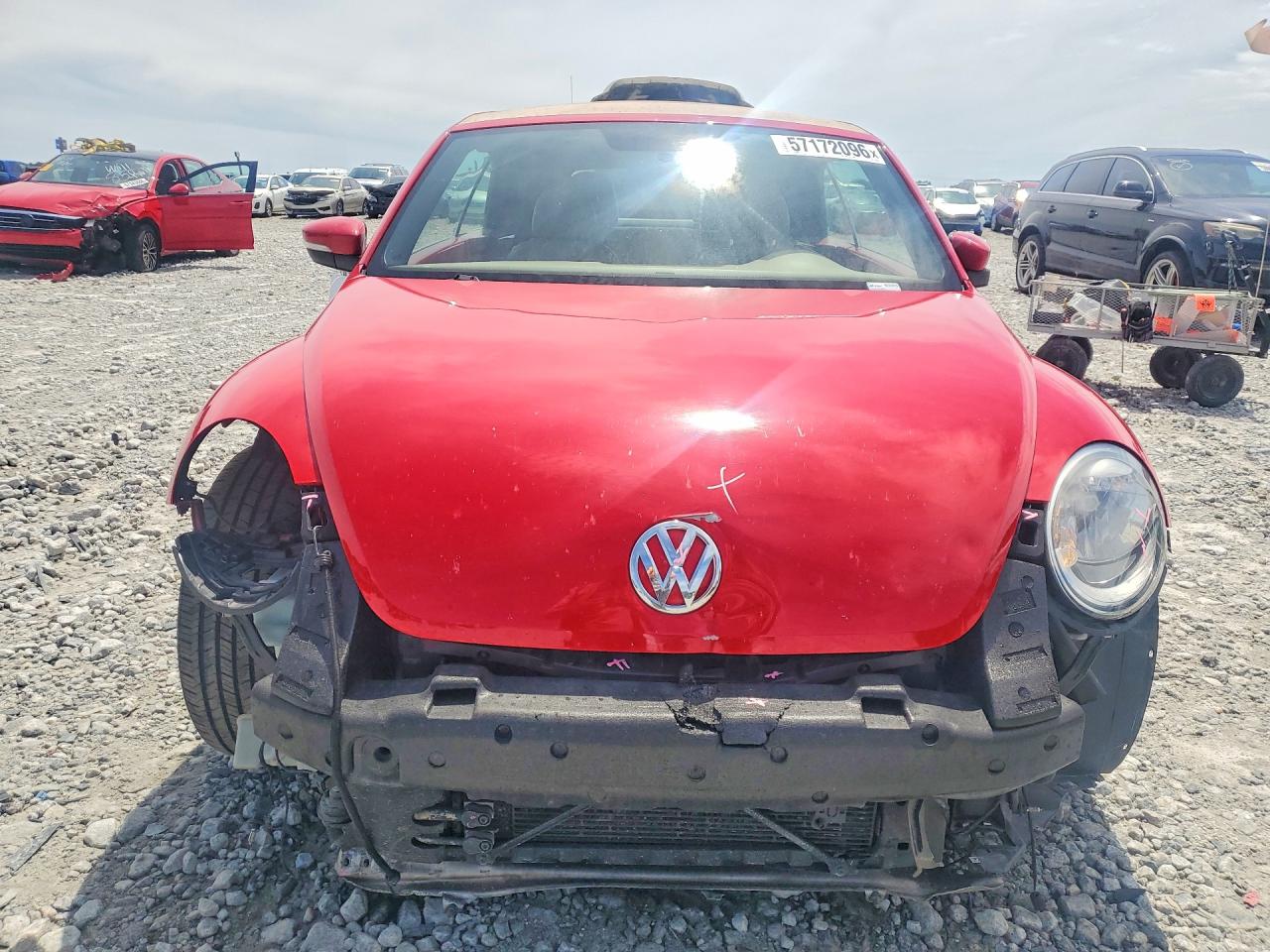 2014 Volkswagen Beetle Red vin: 3VW517AT7EM823000