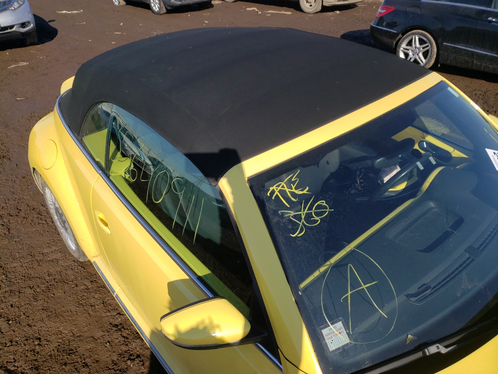 2015 Volkswagen Beetle 1.8t Yellow vin: 3VW517AT7FM807848