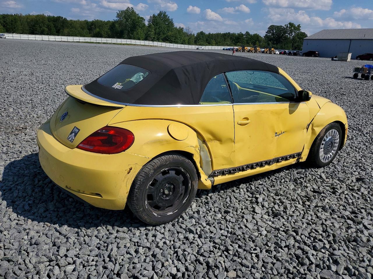 2015 Volkswagen Beetle 1.8t Yellow vin: 3VW517AT7FM807848