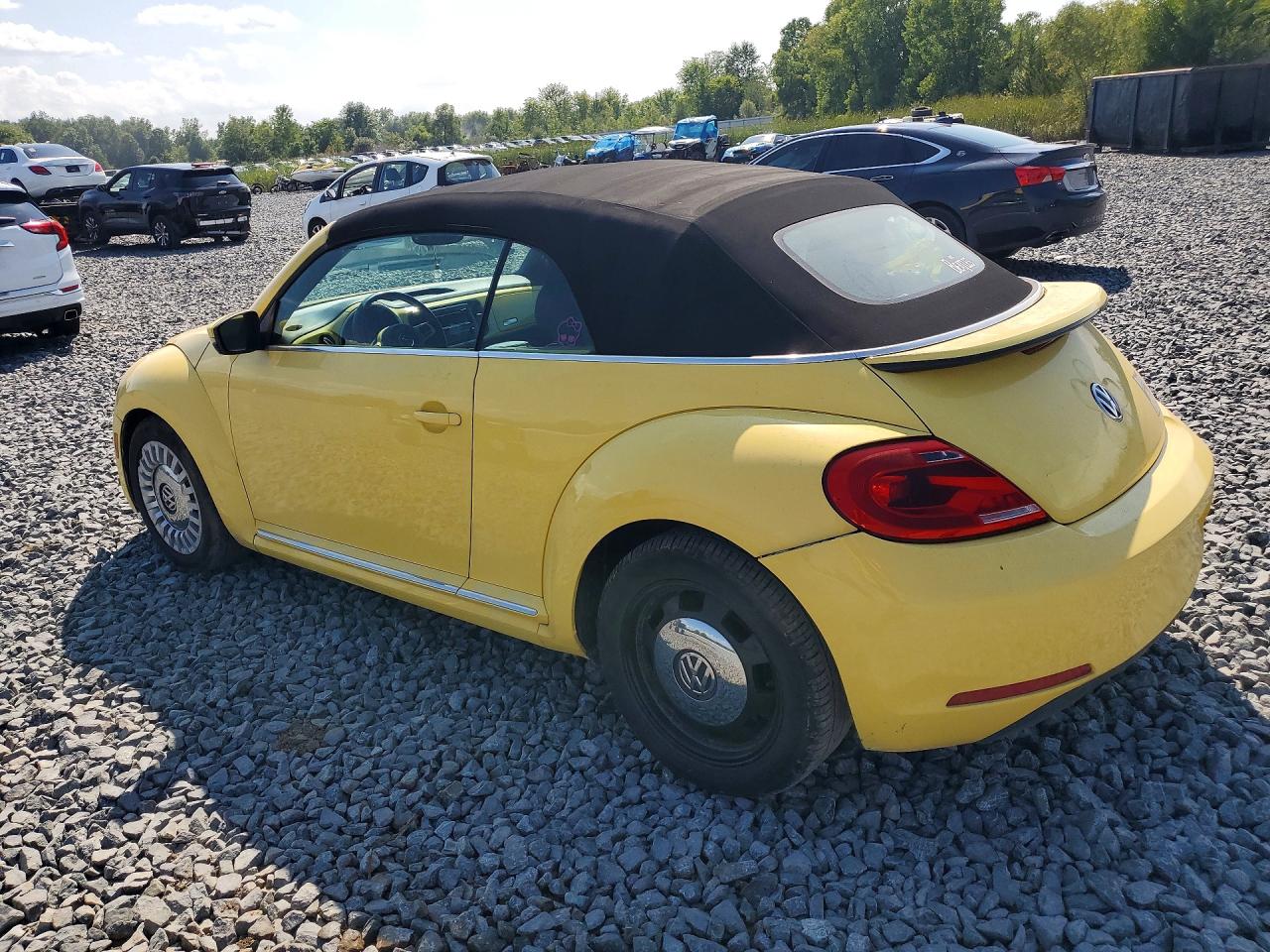 2015 Volkswagen Beetle 1.8t Yellow vin: 3VW517AT7FM807848