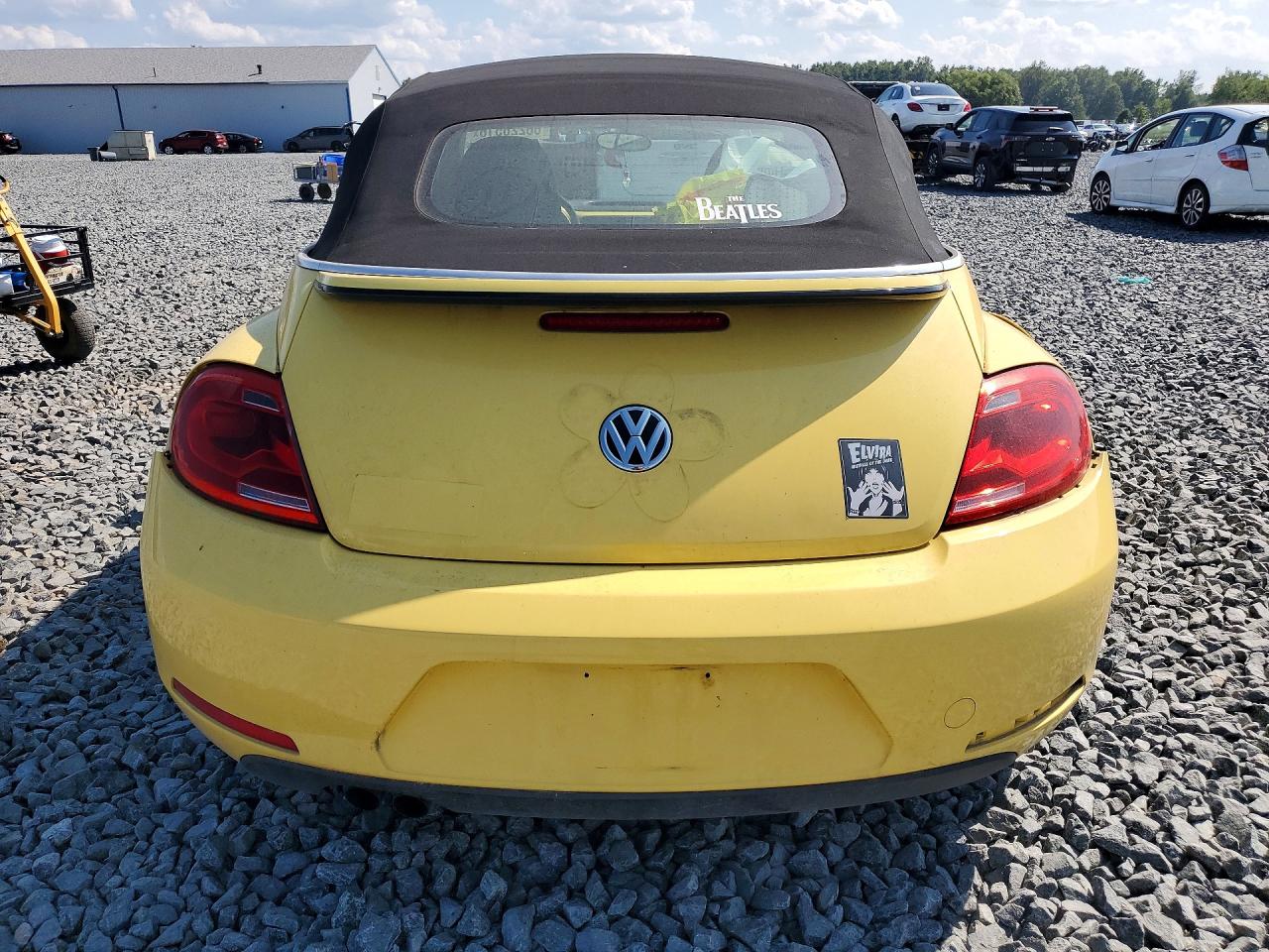 2015 Volkswagen Beetle 1.8t Yellow vin: 3VW517AT7FM807848