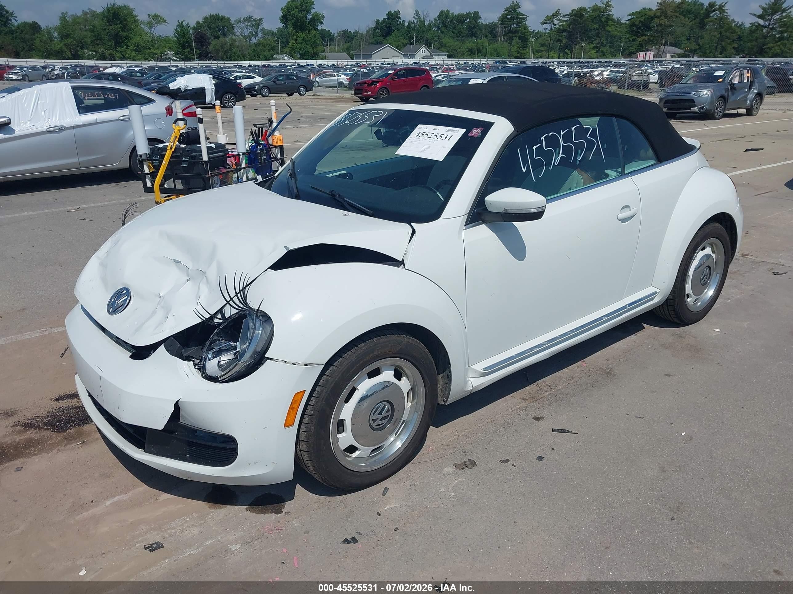 2015 Volkswagen Beetle 1.8t Classic Белый vin: 3VW517AT7FM810118