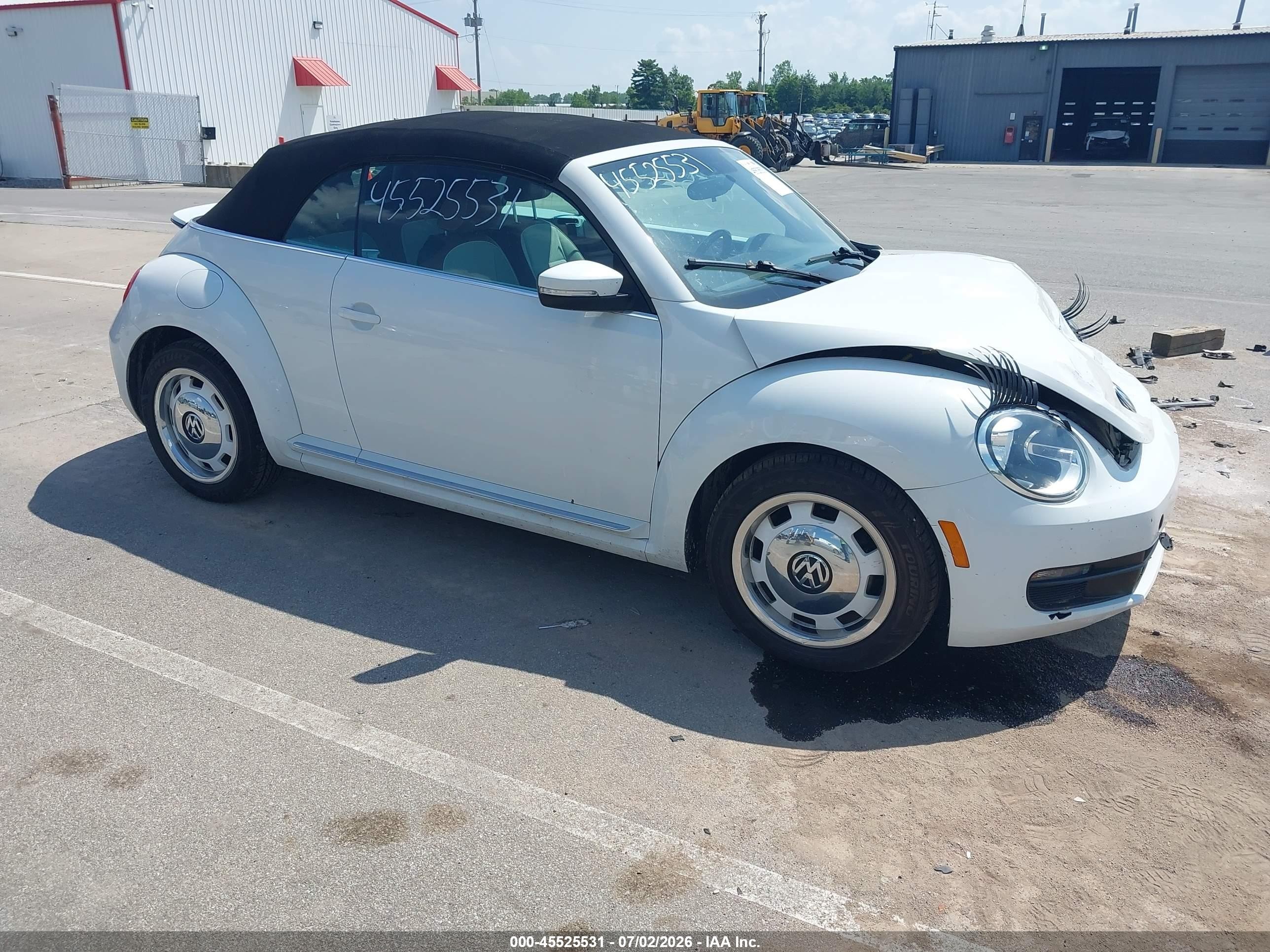 2015 Volkswagen Beetle 1.8t Classic Белый vin: 3VW517AT7FM810118
