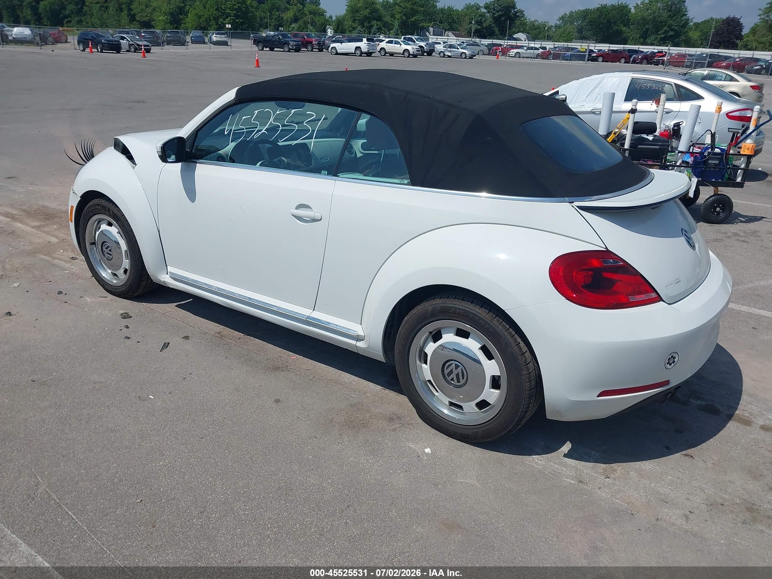 2015 Volkswagen Beetle 1.8t Classic Белый vin: 3VW517AT7FM810118