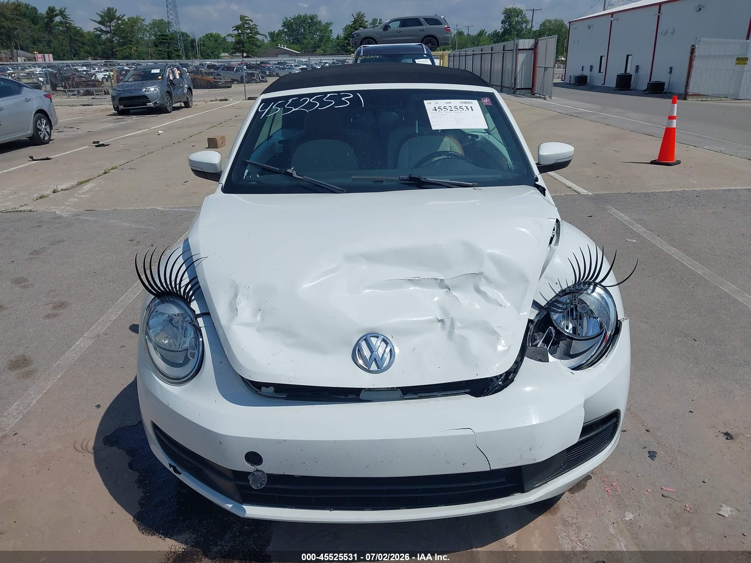 2015 Volkswagen Beetle 1.8t Classic Белый vin: 3VW517AT7FM810118