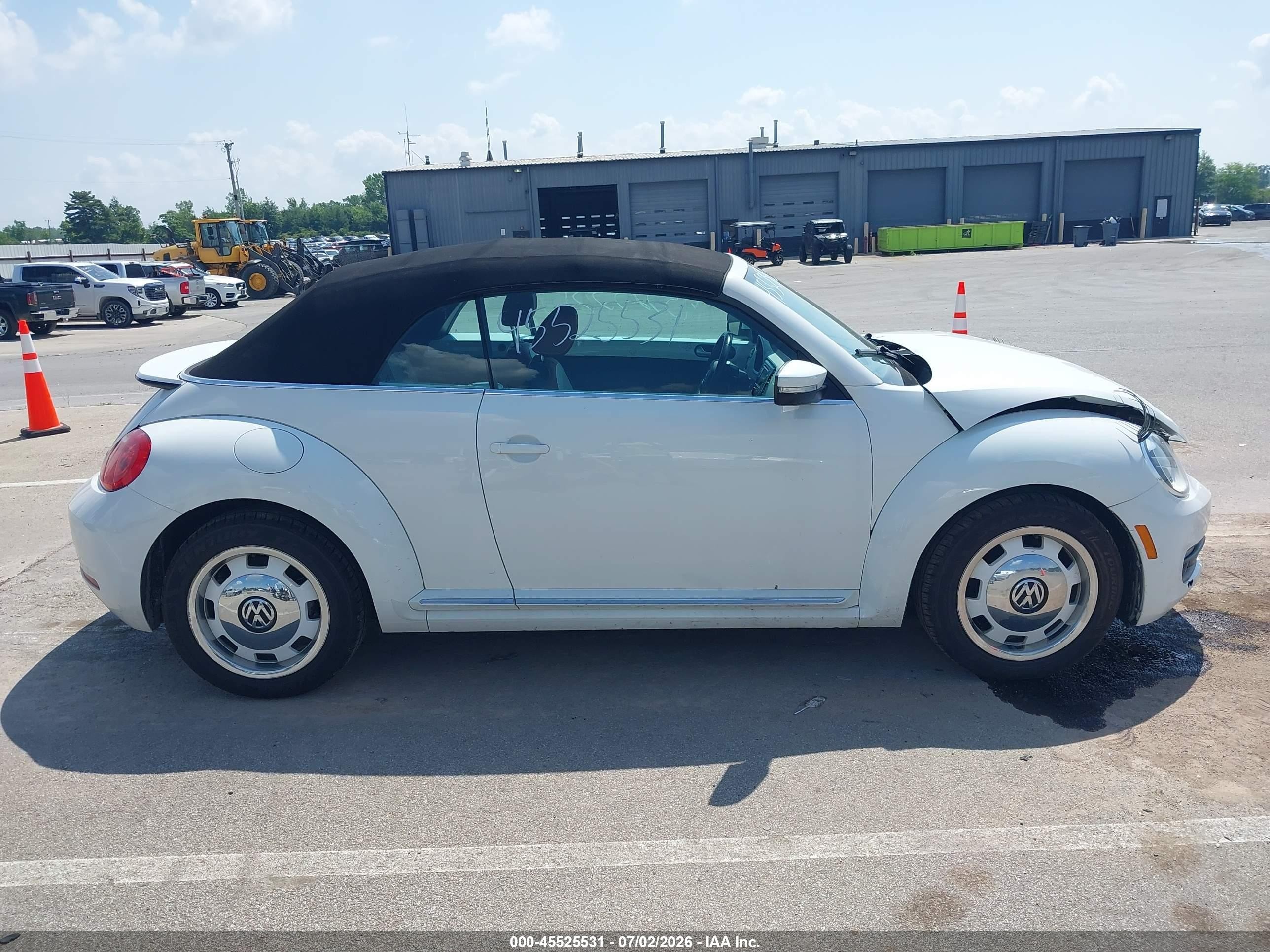 2015 Volkswagen Beetle 1.8t Classic Белый vin: 3VW517AT7FM810118