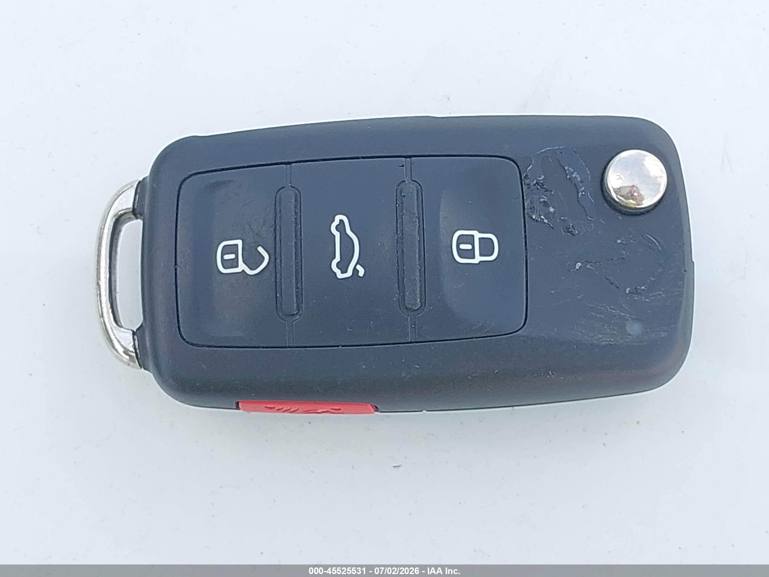 2015 Volkswagen Beetle 1.8t Classic Белый vin: 3VW517AT7FM810118