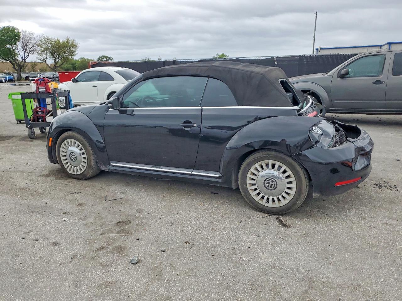 2014 Volkswagen Beetle Black vin: 3VW517AT8EM819456