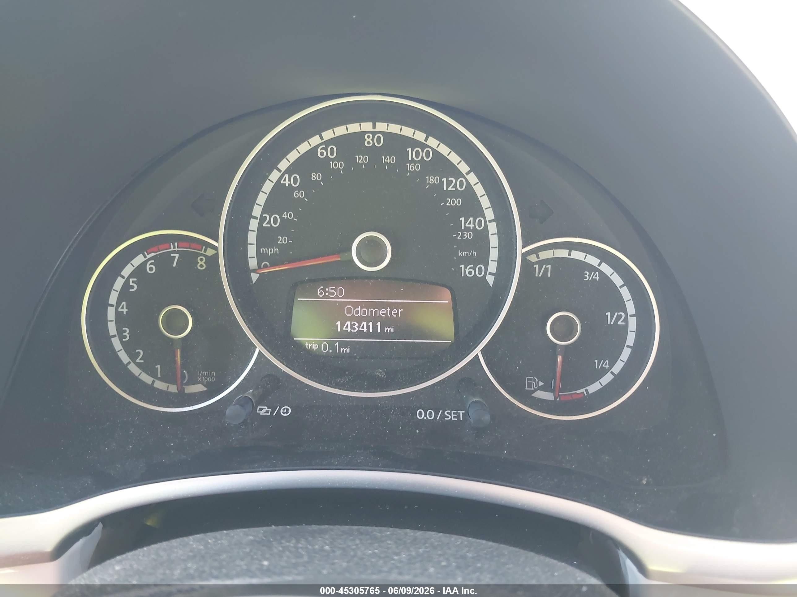 2014 Volkswagen Beetle 1.8t White vin: 3VW517AT8EM823278