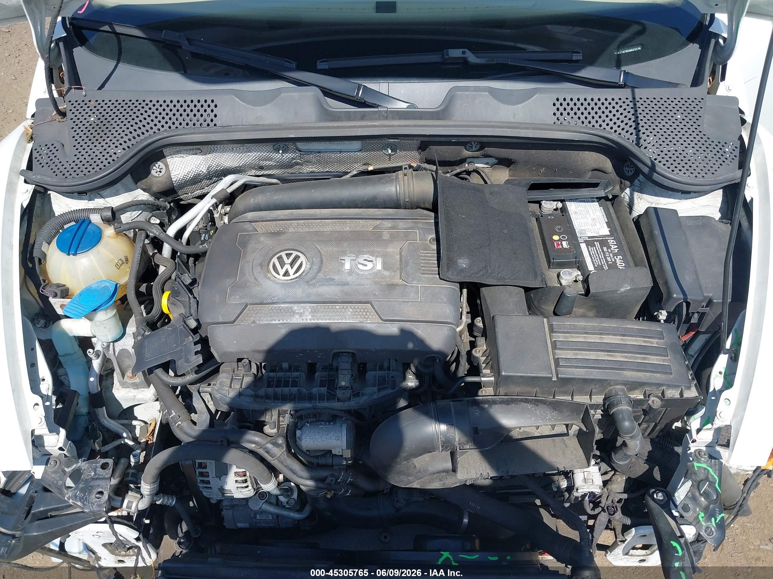 2014 Volkswagen Beetle 1.8t White vin: 3VW517AT8EM823278