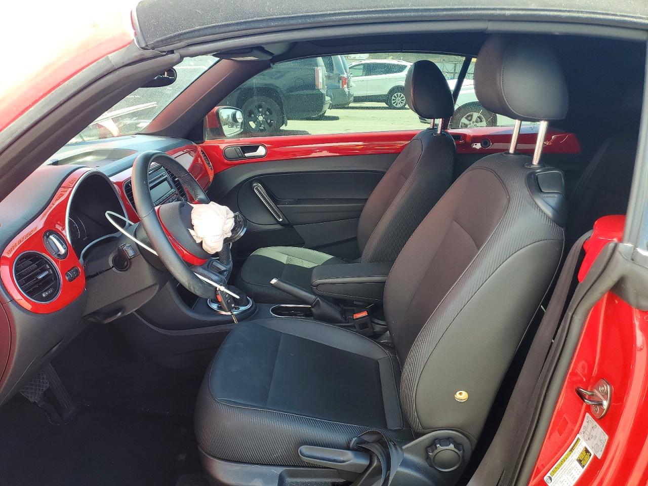 2015 Volkswagen Beetle 1.8t Red vin: 3VW517AT8FM802951