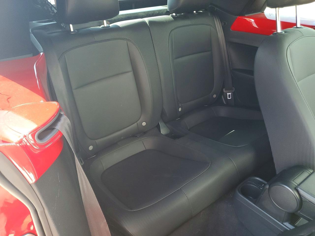 2015 Volkswagen Beetle 1.8t Red vin: 3VW517AT8FM802951