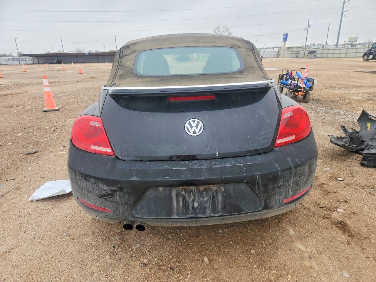 2015 Volkswagen Beetle 1.8t Black vin: 3VW517AT9FM814672
