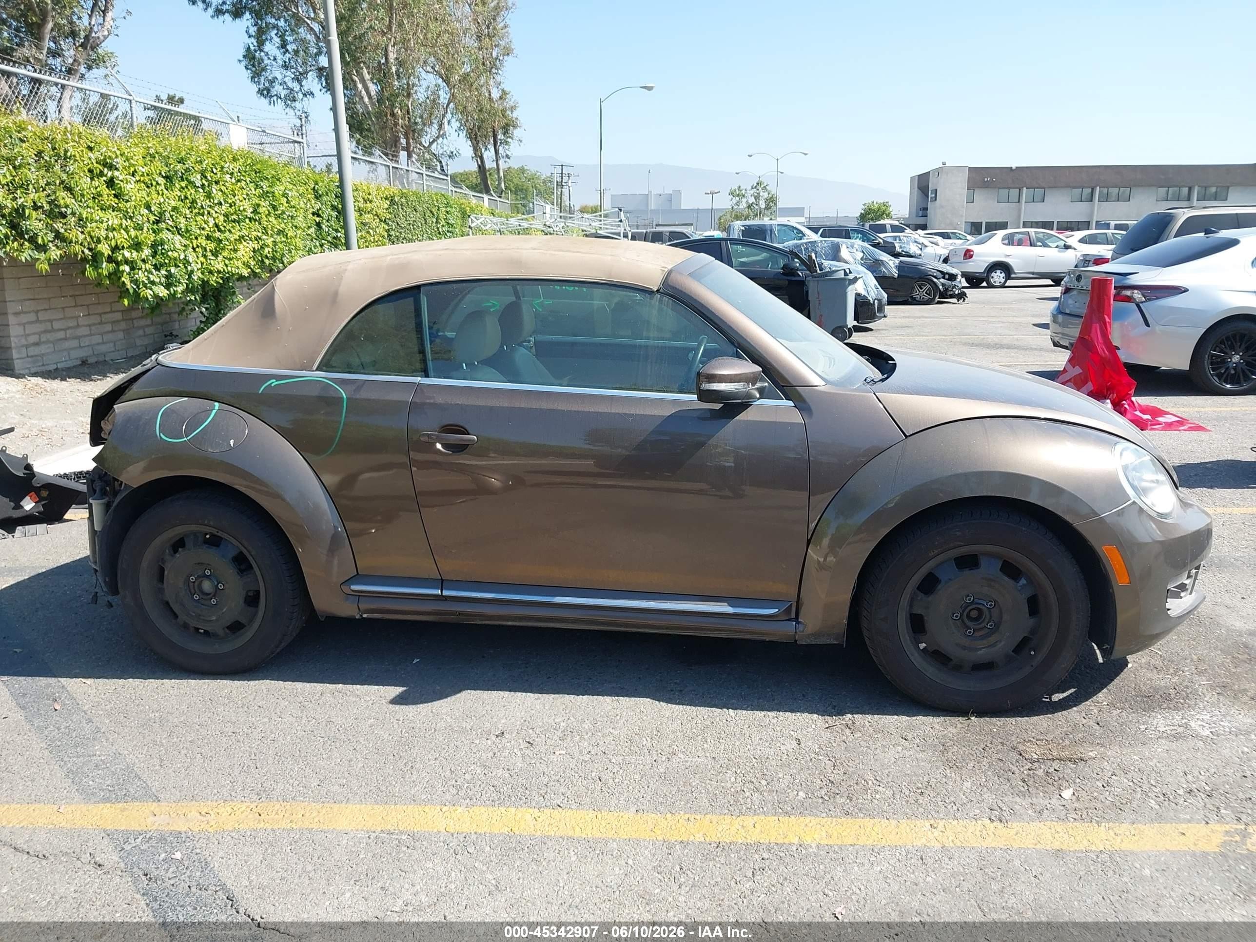 2014 Volkswagen Beetle 1.8t Brown vin: 3VW517ATXEM818390