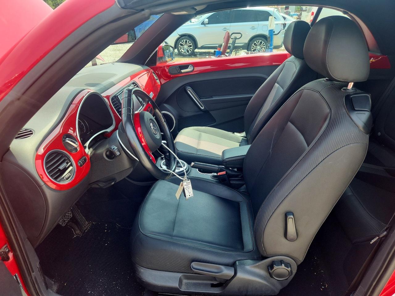2015 Volkswagen Beetle 1.8t Red vin: 3VW517ATXFM800828