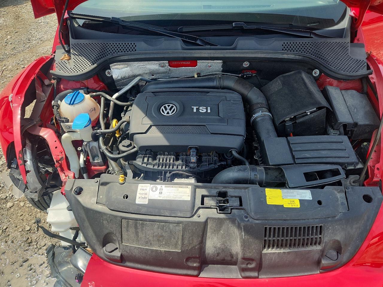 2015 Volkswagen Beetle 1.8t Red vin: 3VW517ATXFM800828