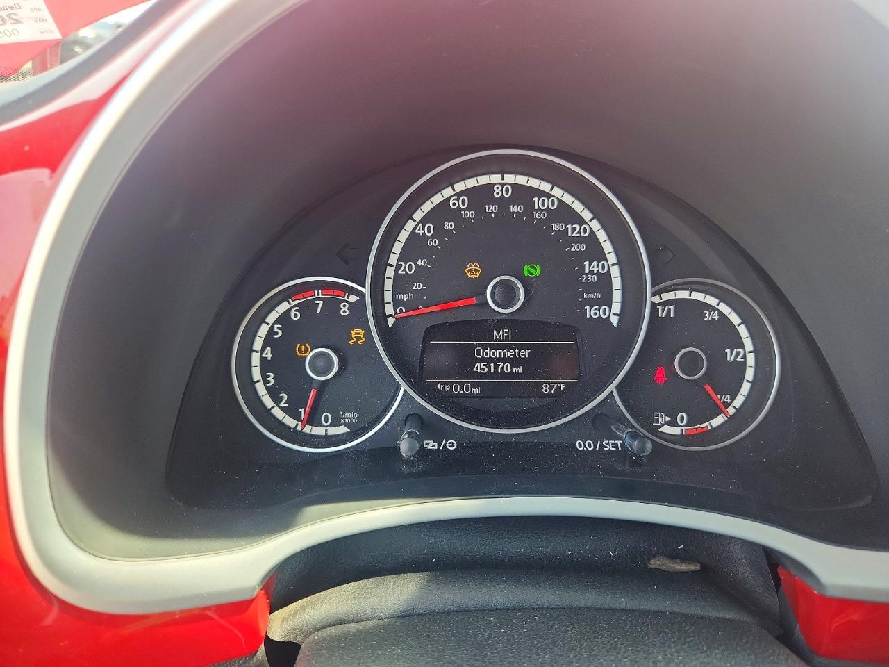 2015 Volkswagen Beetle 1.8t Red vin: 3VW517ATXFM800828