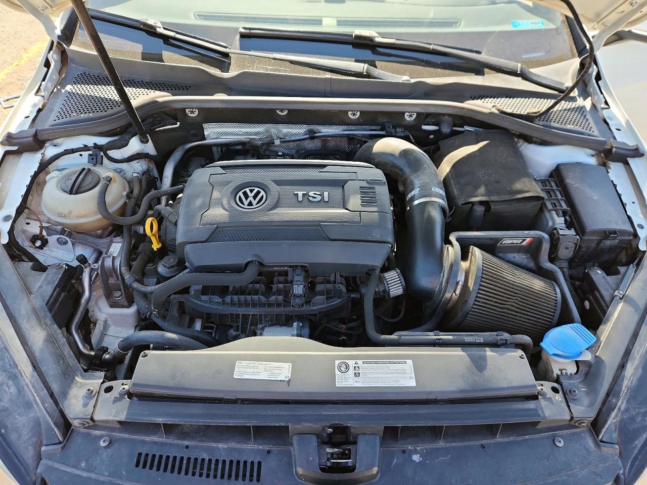 2015 Volkswagen Gti White vin: 3VW547AU8FM078632