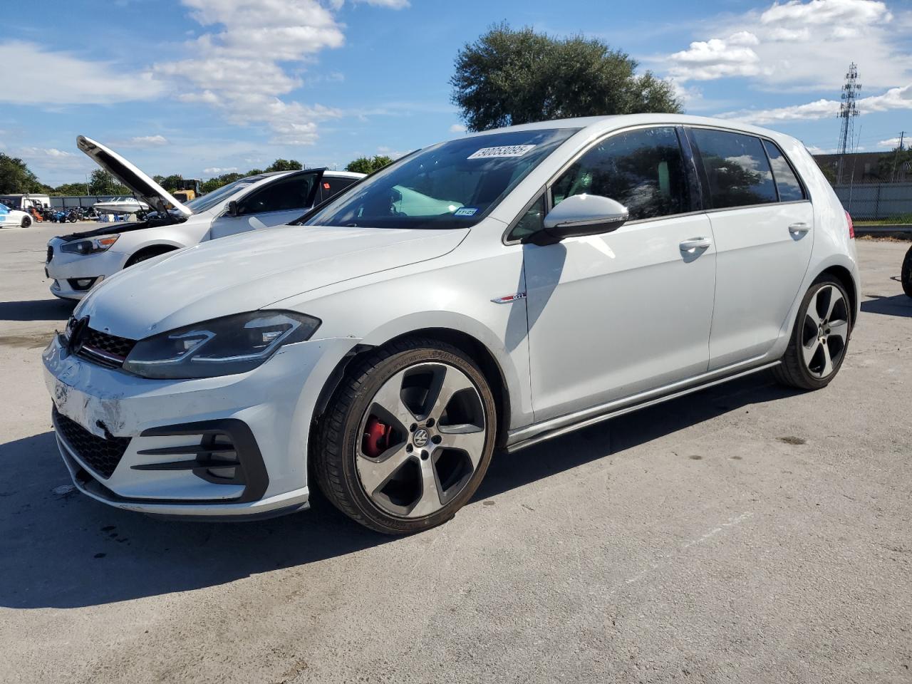 3VW547AU8JM292240