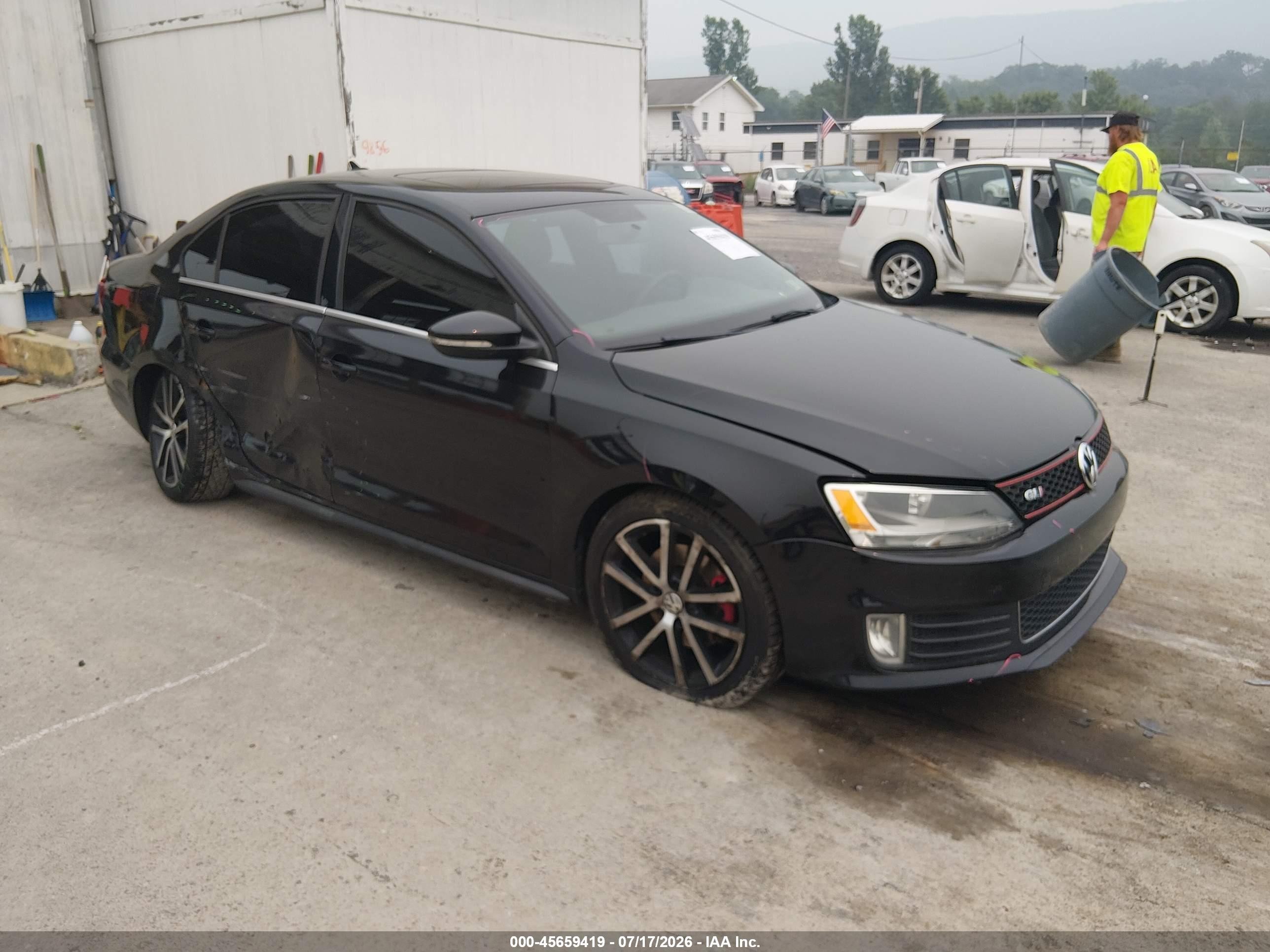 3VW567AJ8CM089951