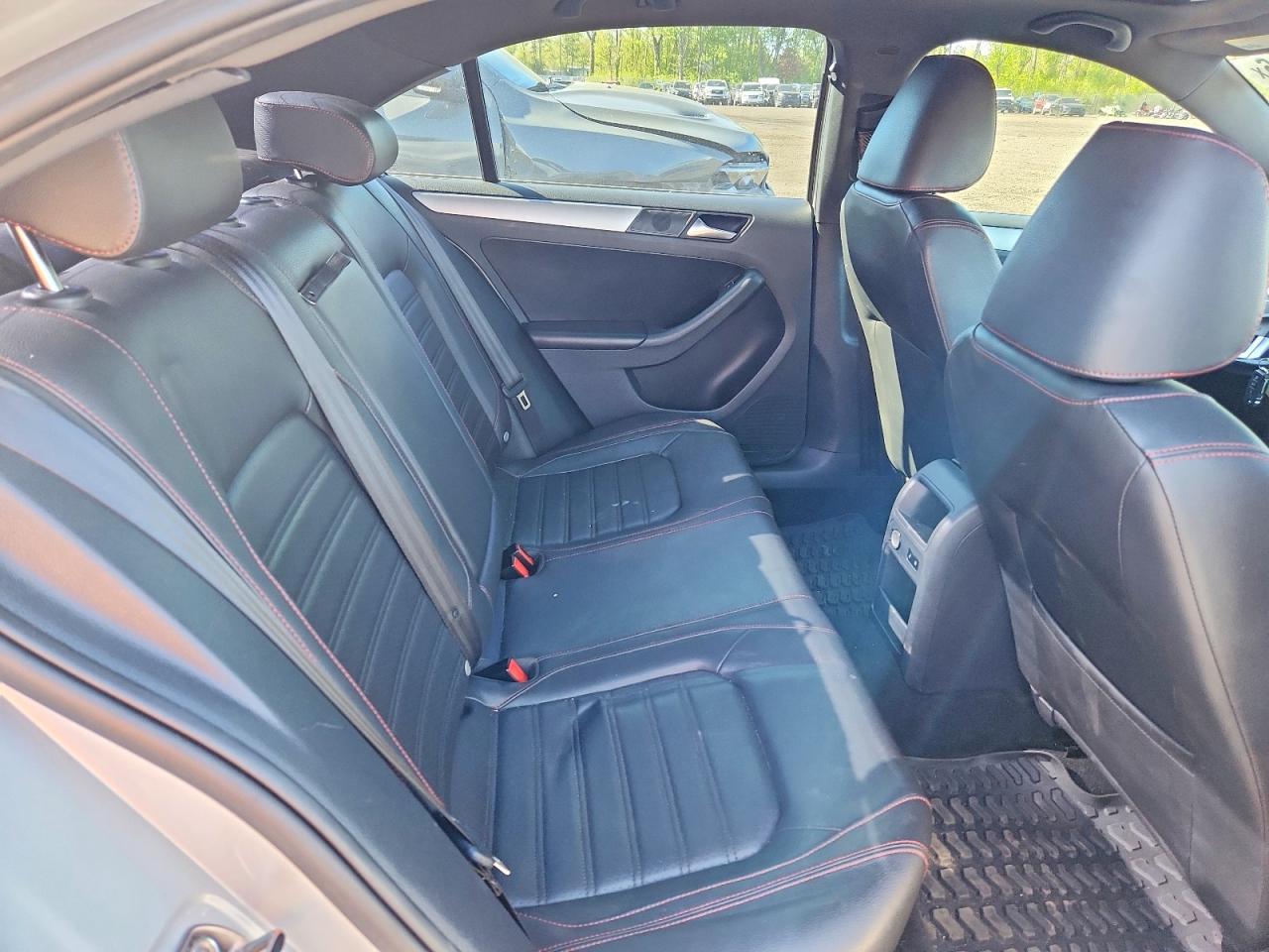 2013 Volkswagen Jetta Gli Silver vin: 3VW5A7AJXDM225352