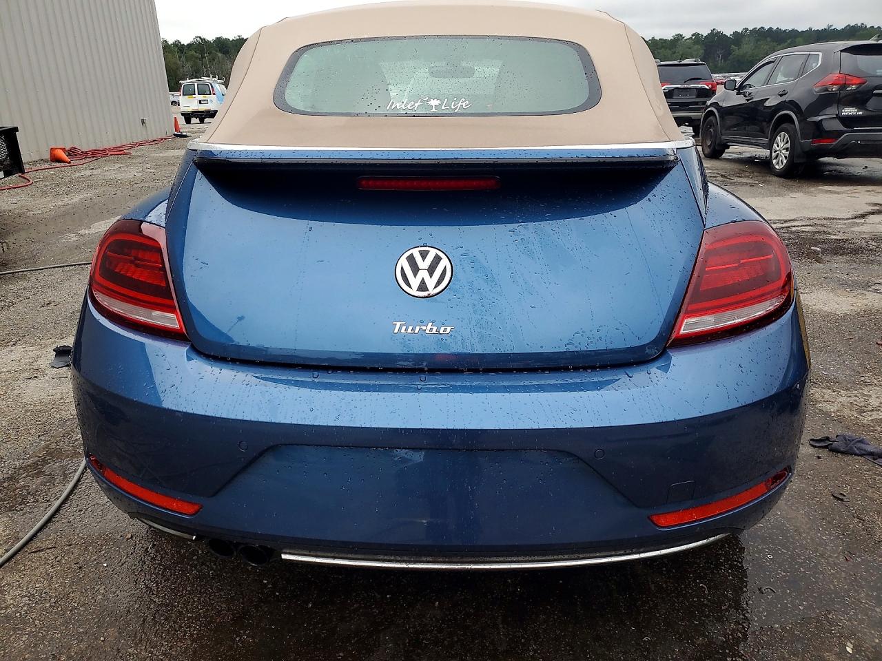 2018 Volkswagen Beetle S Blue vin: 3VW5DAAT4JM518178