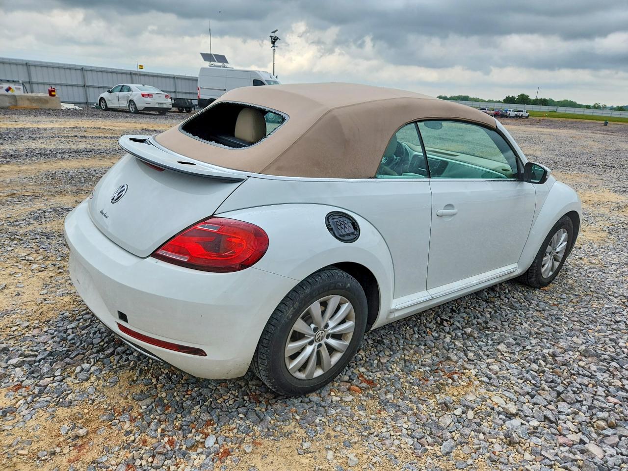 2019 Volkswagen Beetle S White vin: 3VW5DAAT4KM506887