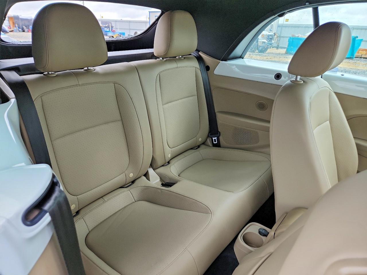 2019 Volkswagen Beetle S White vin: 3VW5DAAT4KM506887