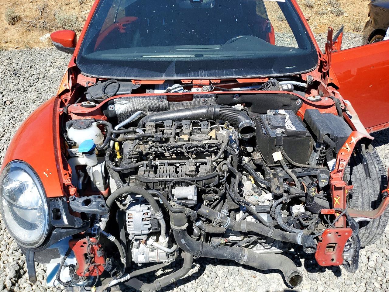 2018 Volkswagen Beetle S Orange vin: 3VW5DAAT5JM516777
