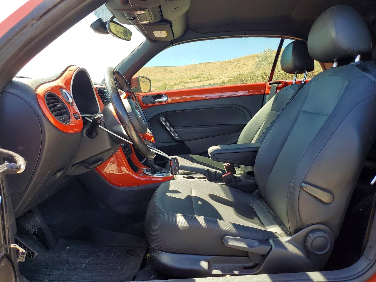 2018 Volkswagen Beetle S Orange vin: 3VW5DAAT5JM516777