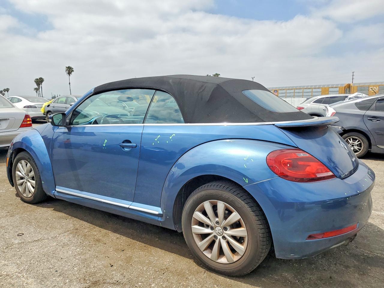 2018 Volkswagen Beetle S Blue vin: 3VW5DAAT9JM514949