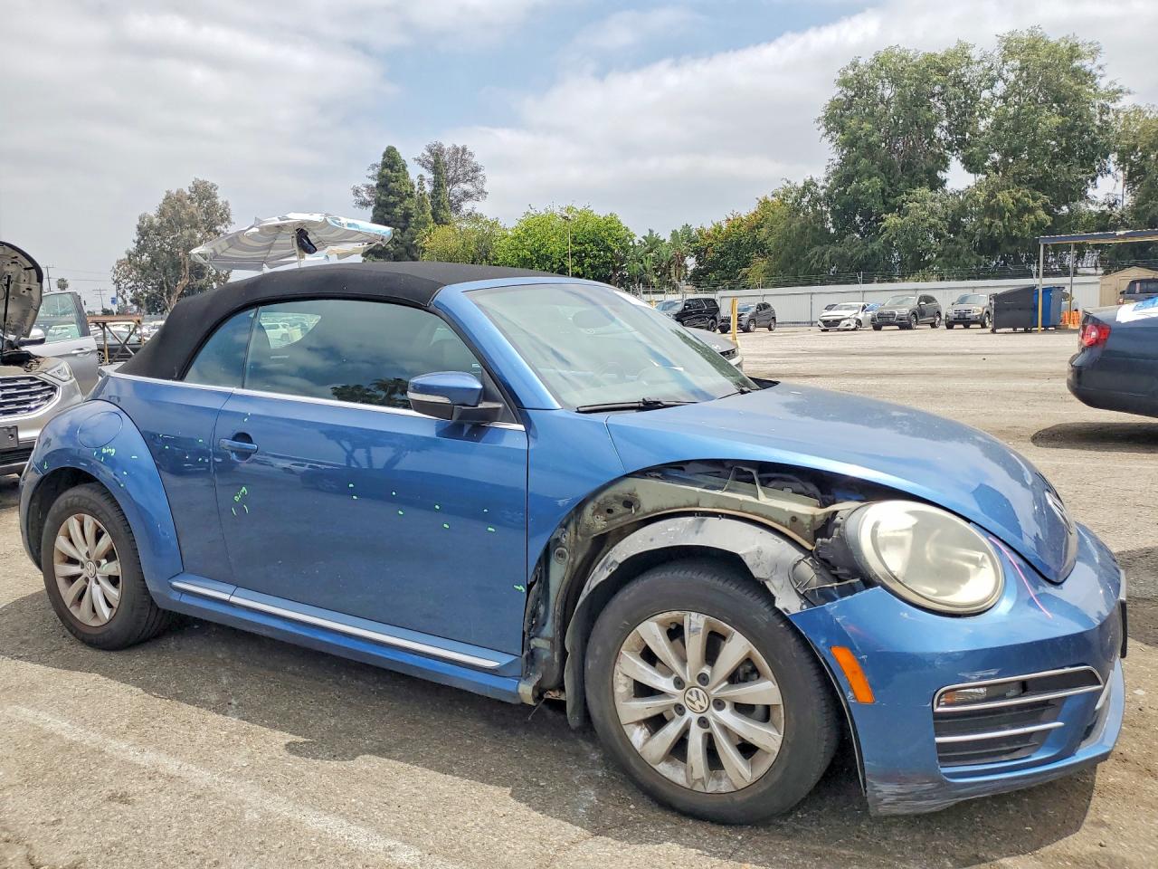 2018 Volkswagen Beetle S Blue vin: 3VW5DAAT9JM514949