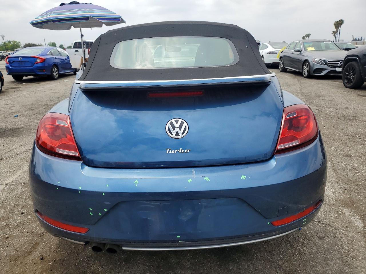 2018 Volkswagen Beetle S Blue vin: 3VW5DAAT9JM514949