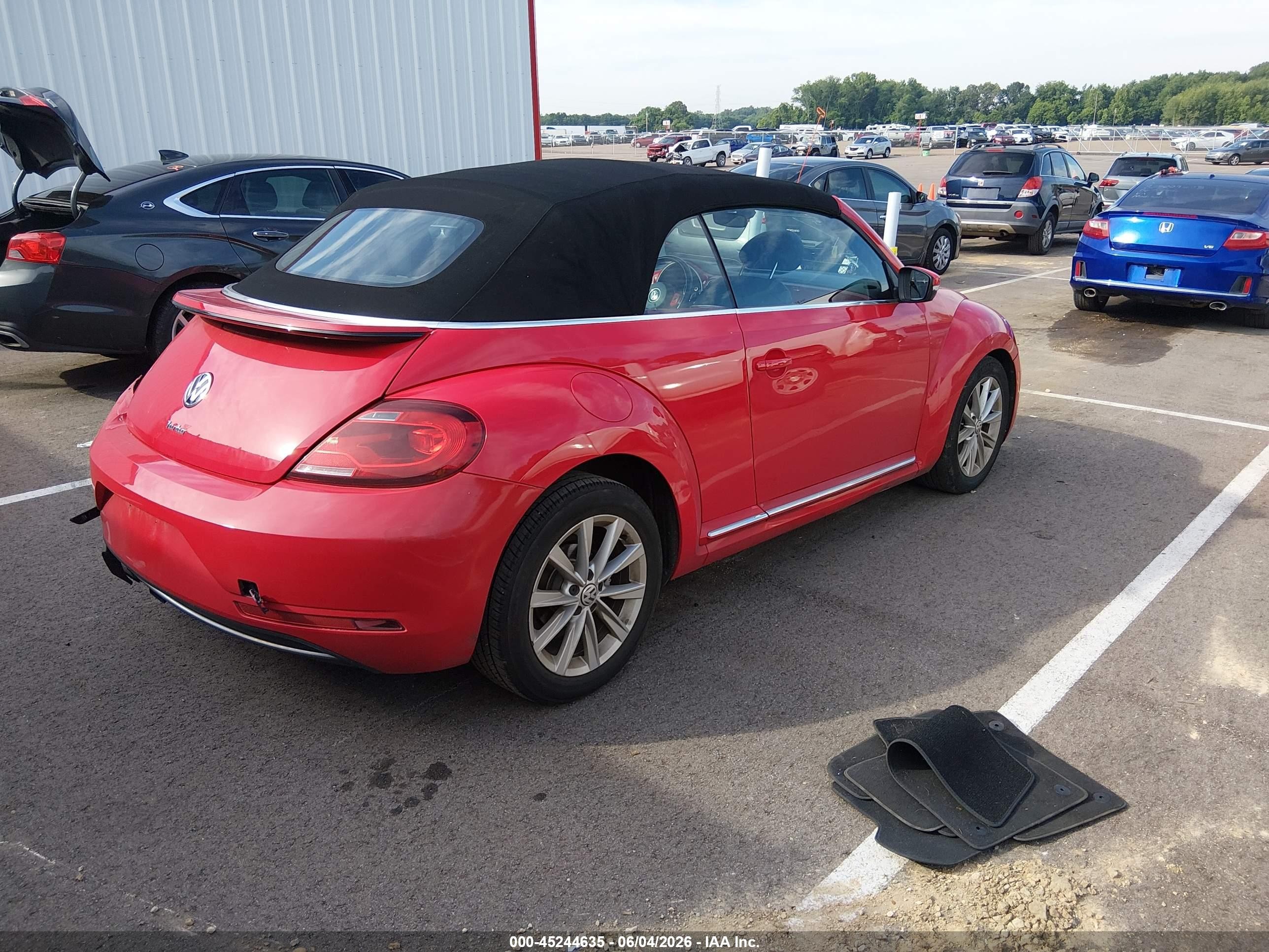 2018 Volkswagen Beetle 2.0t Coast/2.0t S/2.0t Se Red vin: 3VW5DAAT9JM517138