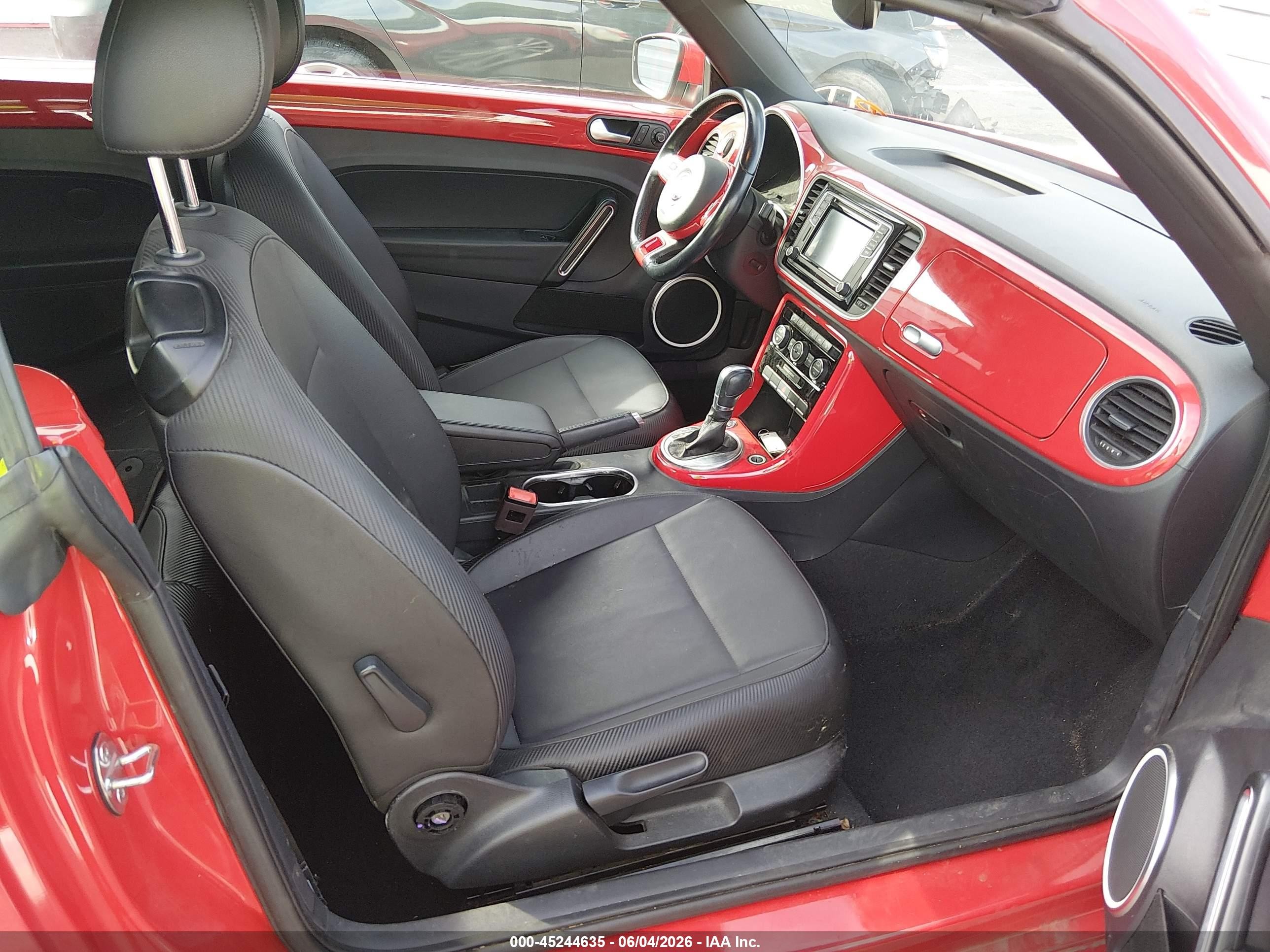 2018 Volkswagen Beetle 2.0t Coast/2.0t S/2.0t Se Red vin: 3VW5DAAT9JM517138