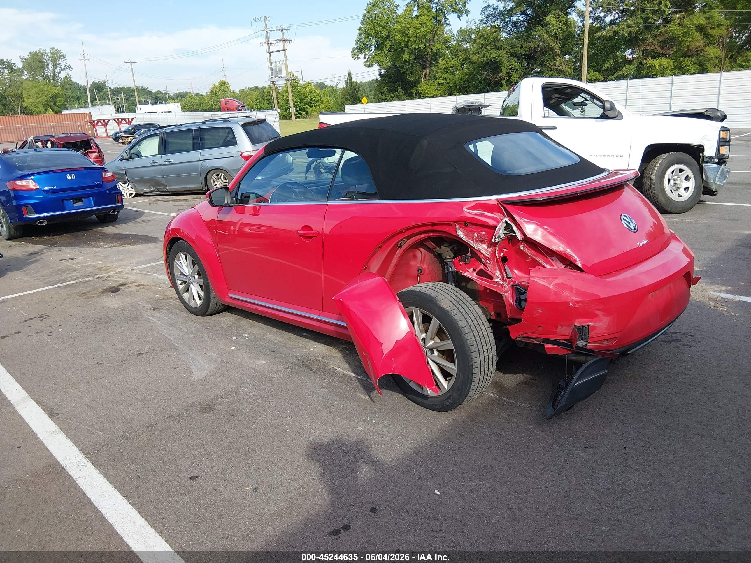 2018 Volkswagen Beetle 2.0t Coast/2.0t S/2.0t Se Red vin: 3VW5DAAT9JM517138