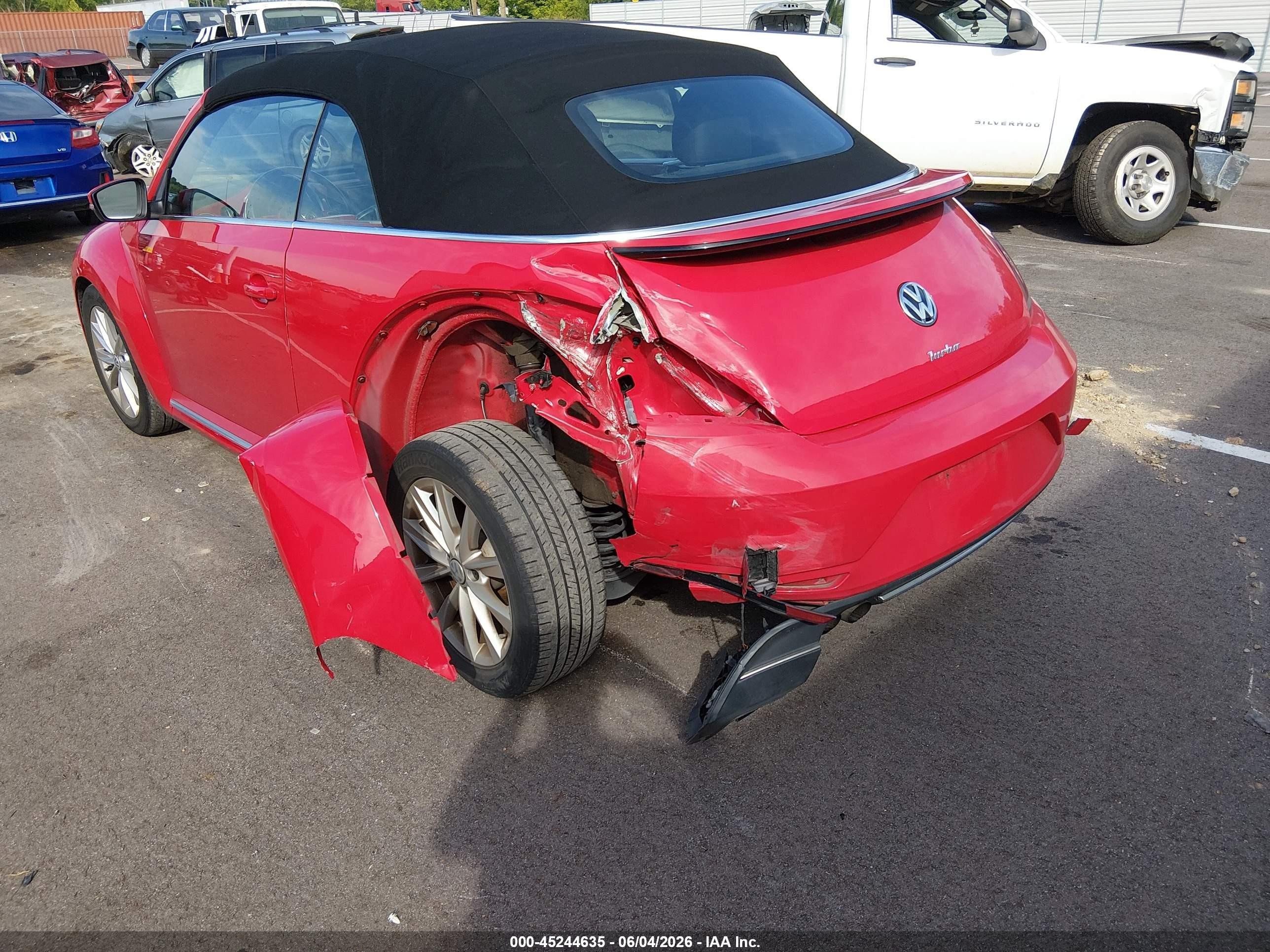 2018 Volkswagen Beetle 2.0t Coast/2.0t S/2.0t Se Red vin: 3VW5DAAT9JM517138