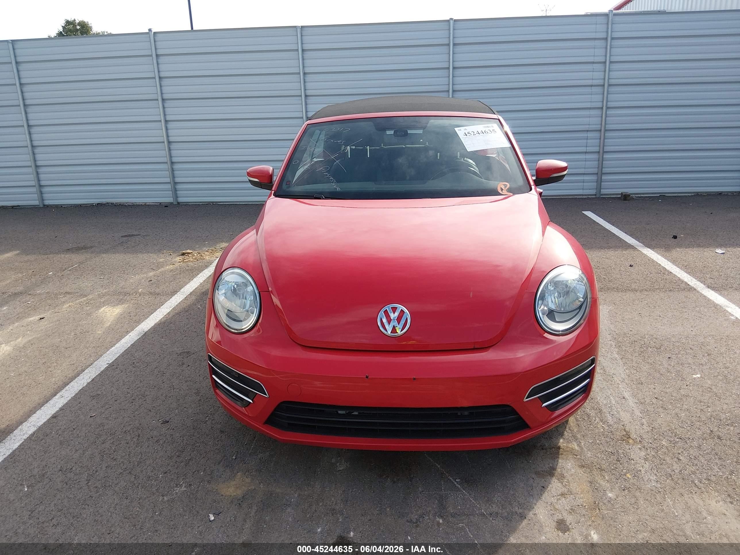 2018 Volkswagen Beetle 2.0t Coast/2.0t S/2.0t Se Red vin: 3VW5DAAT9JM517138