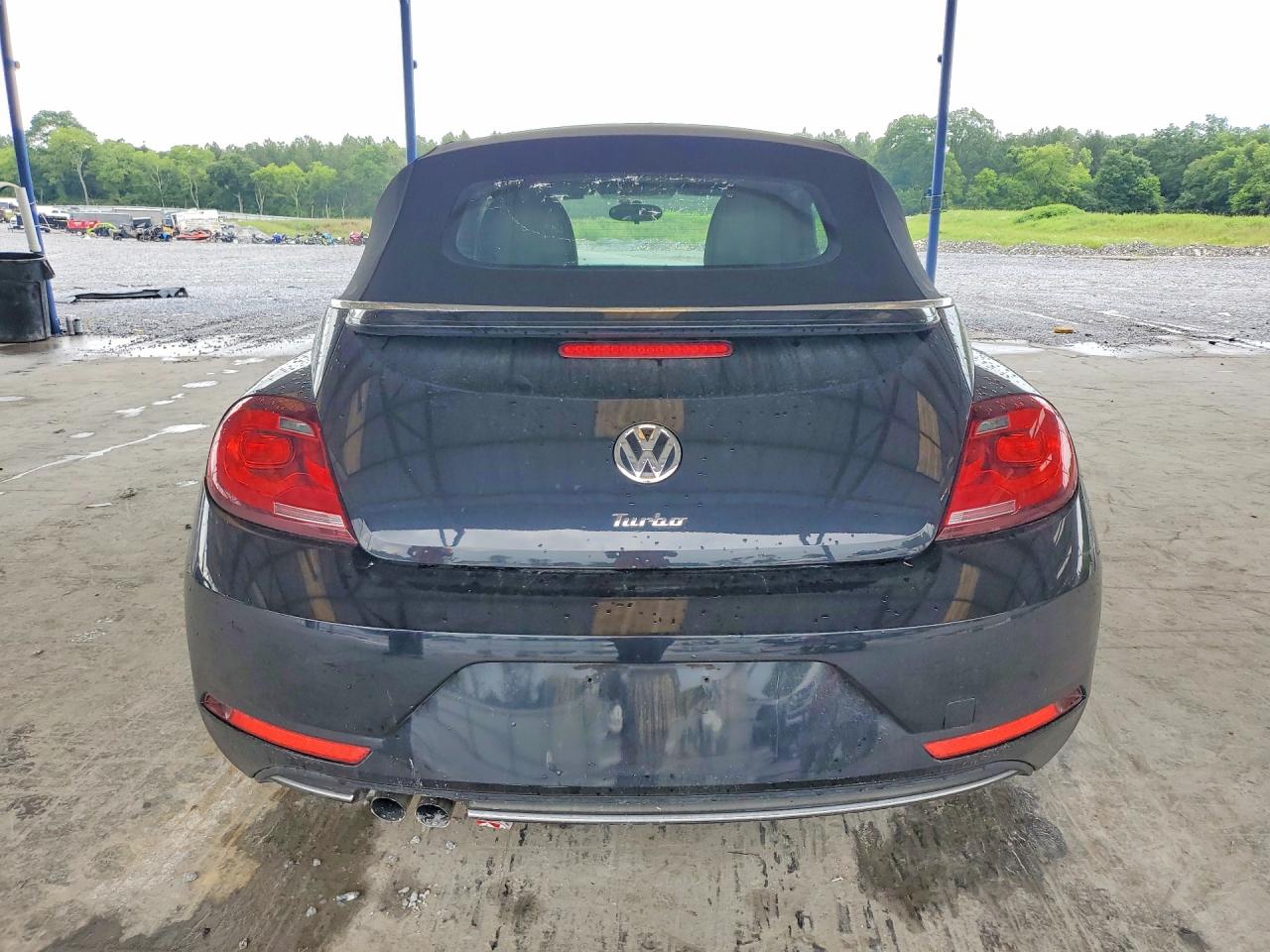 2018 Volkswagen Beetle S Black vin: 3VW5DAATXJM512014