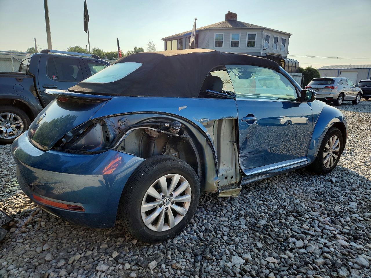 2019 Volkswagen Beetle S Blue vin: 3VW5DAATXKM504982