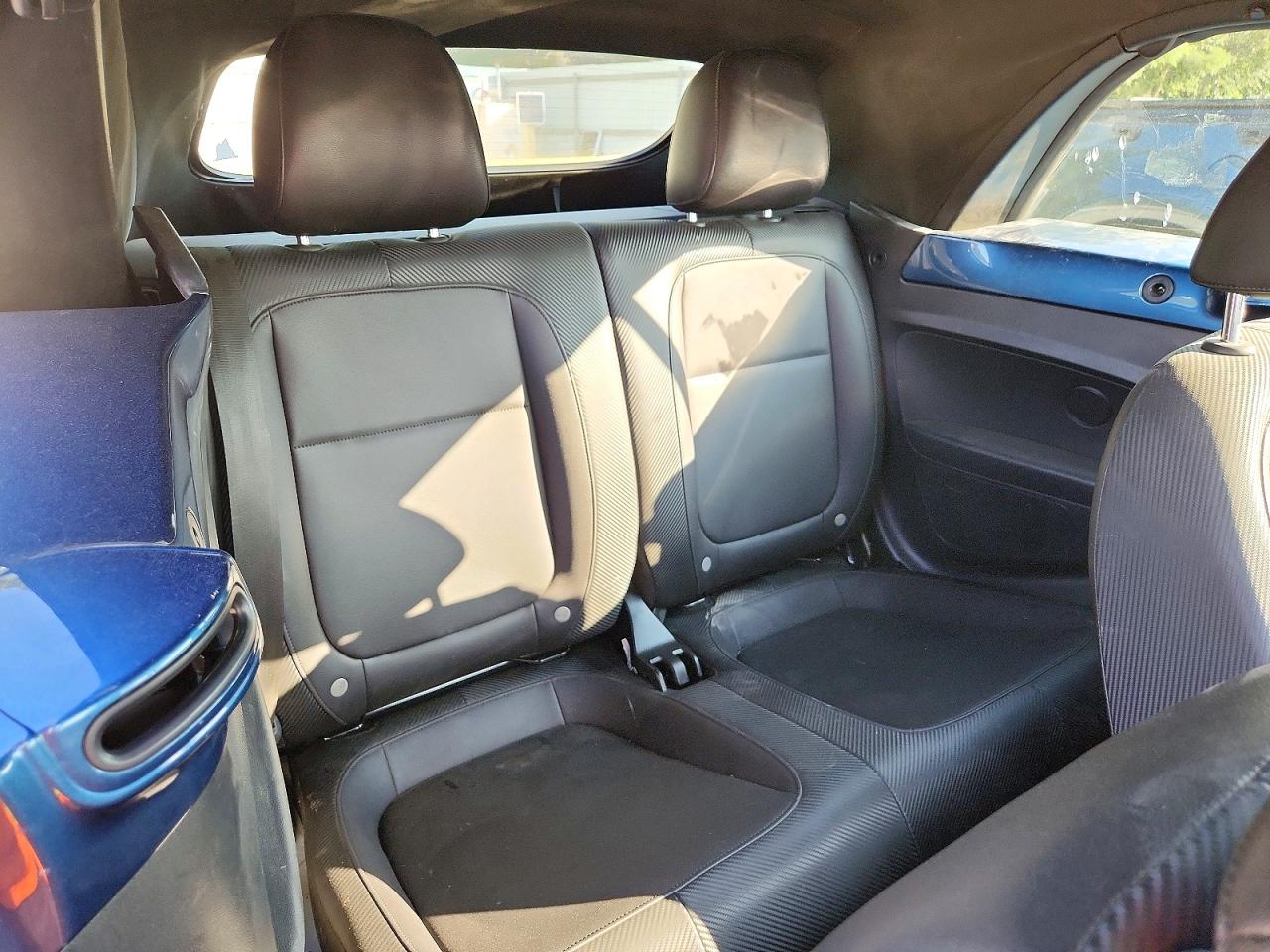 2019 Volkswagen Beetle S Blue vin: 3VW5DAATXKM504982