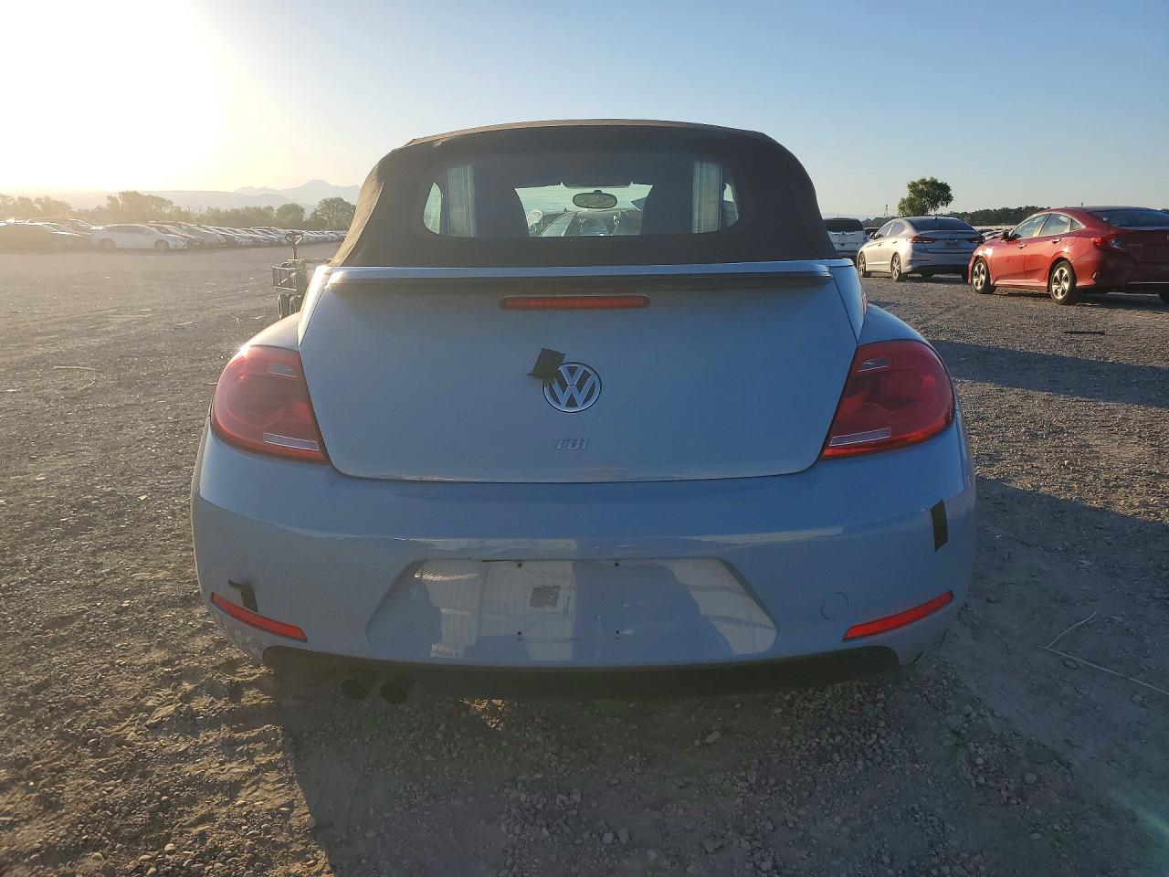 2014 Volkswagen Beetle Blue vin: 3VW5L7AT1EM823505