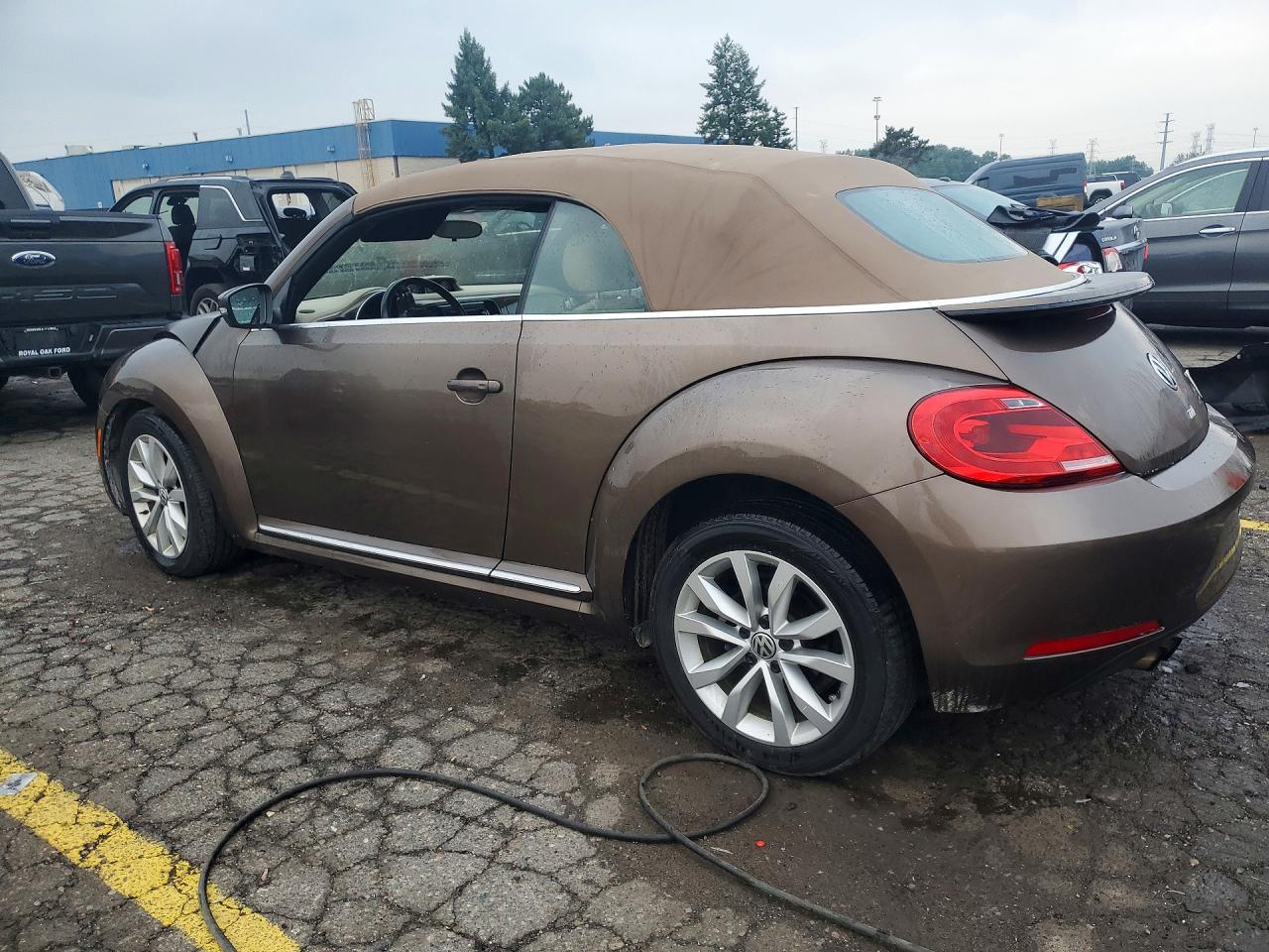2013 Volkswagen Beetle Tan vin: 3VW5L7AT7DM831347